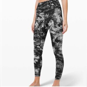 Lululemon- 4- WUNDER UNDER Aerify Jacquard Black Alpine White Tights Yoga